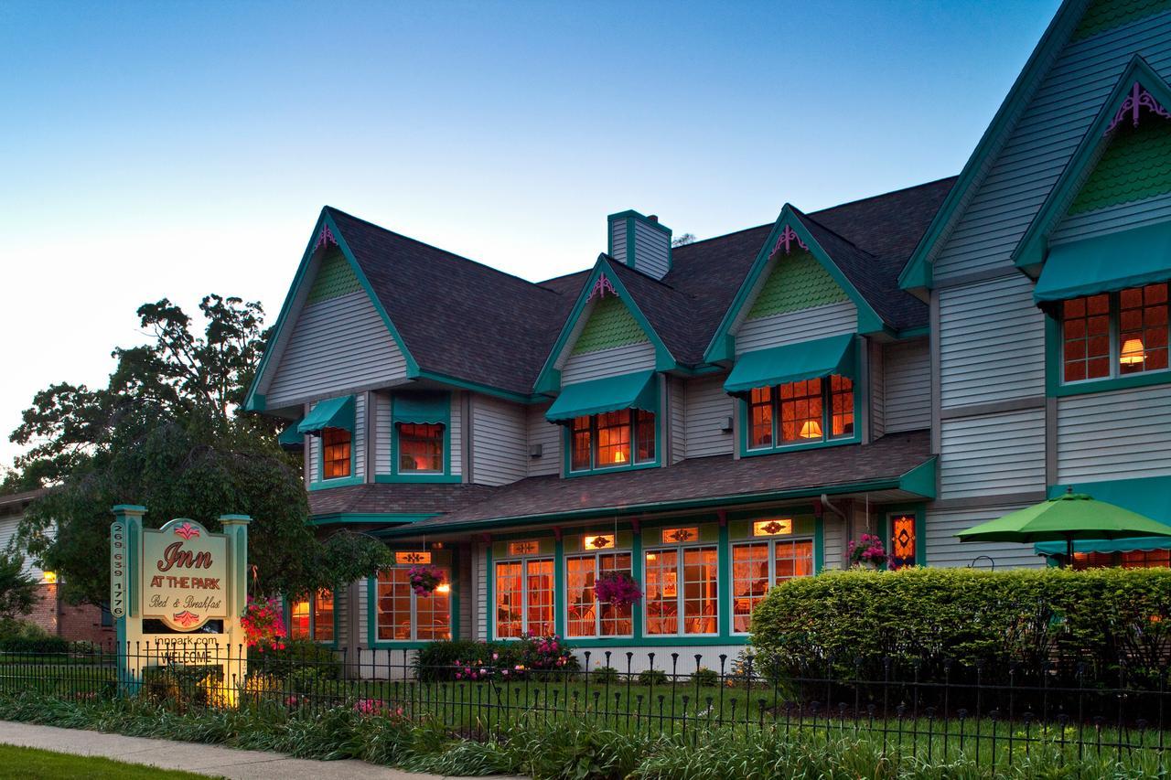 Inn At The Park Bed And Breakfast South Haven Esterno foto